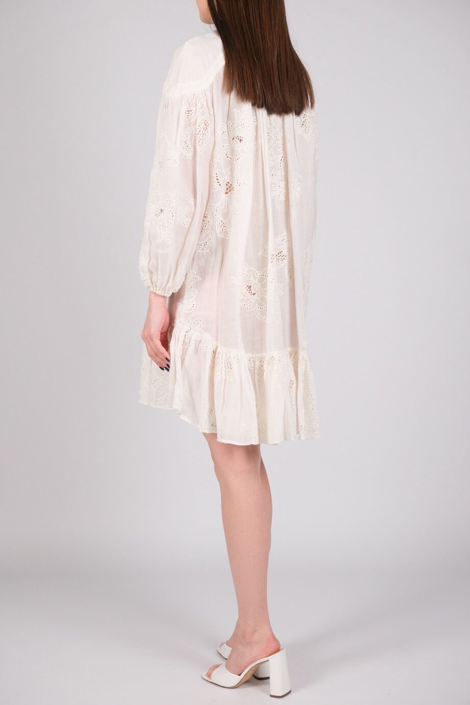 image 3 Платье молочного цвета с перфорацией и цветочным принтом