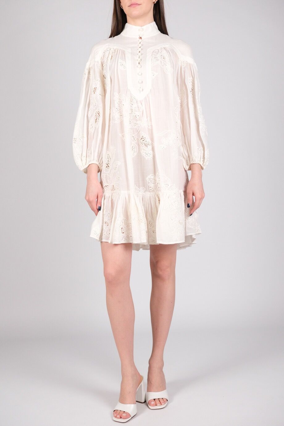 image 1 Платье молочного цвета с перфорацией и цветочным принтом