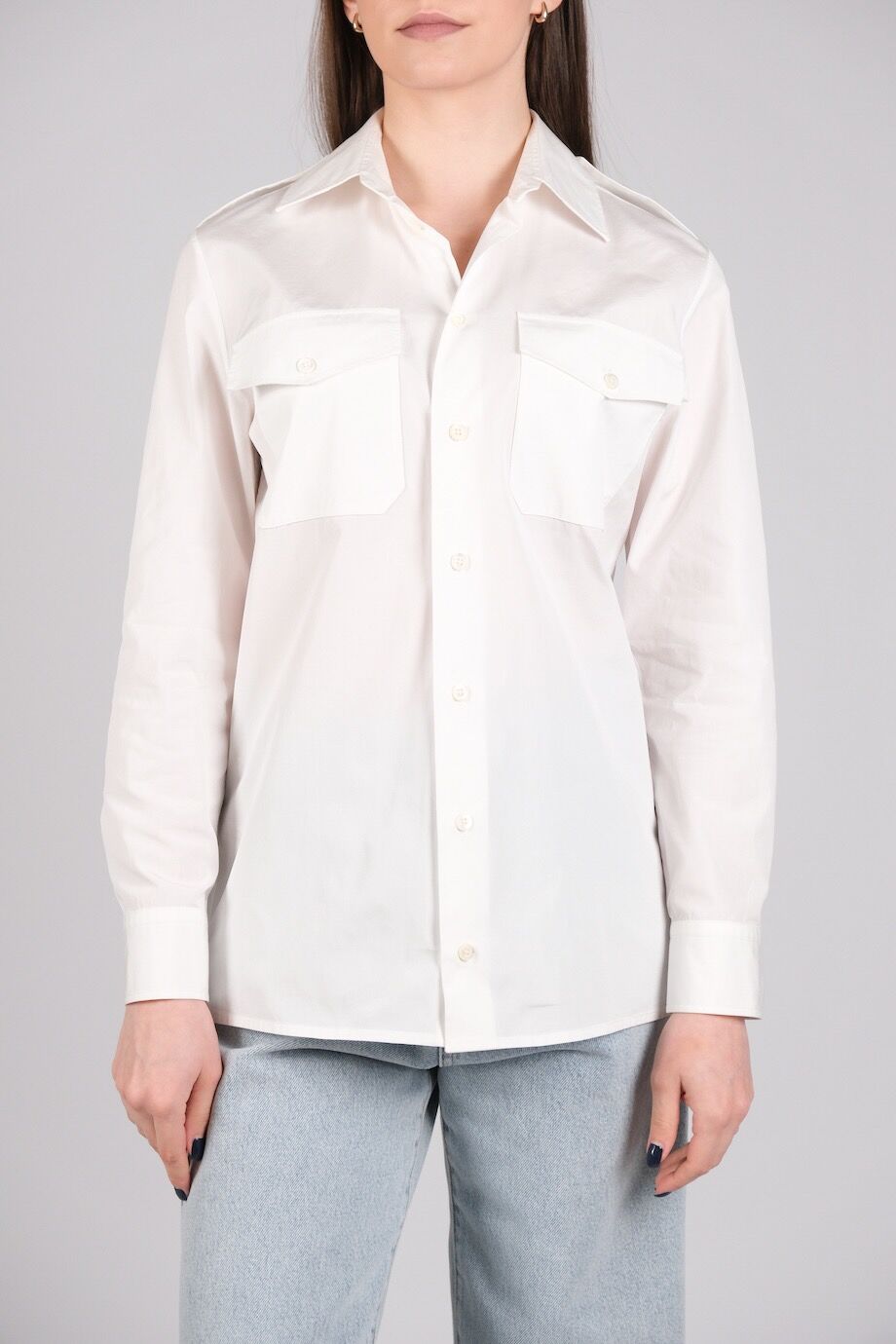 image 1 Рубашка белого цвета с погонами