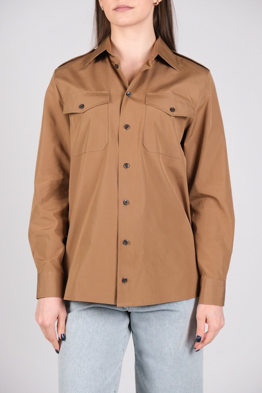 image 1 Рубашка карамельного цвета с погонами