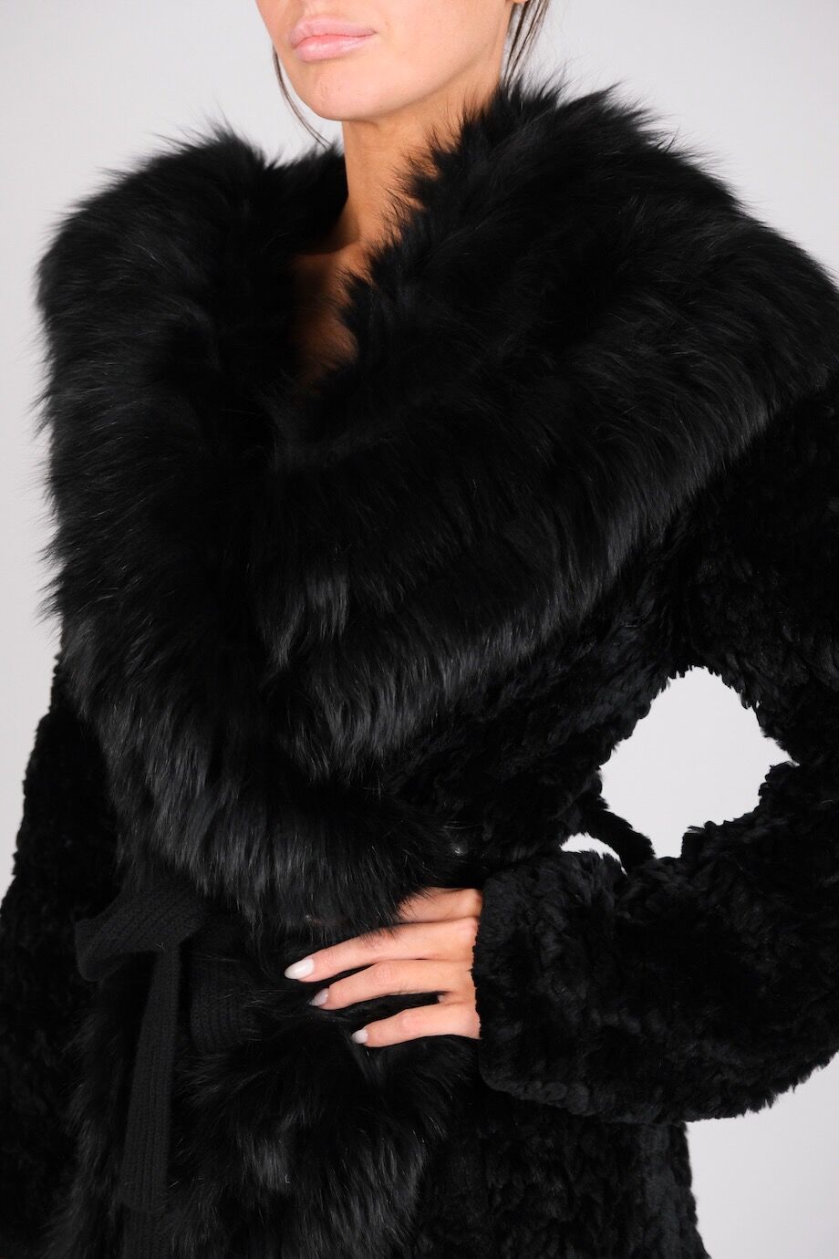 image 4 Вязаная шуба черного цвета