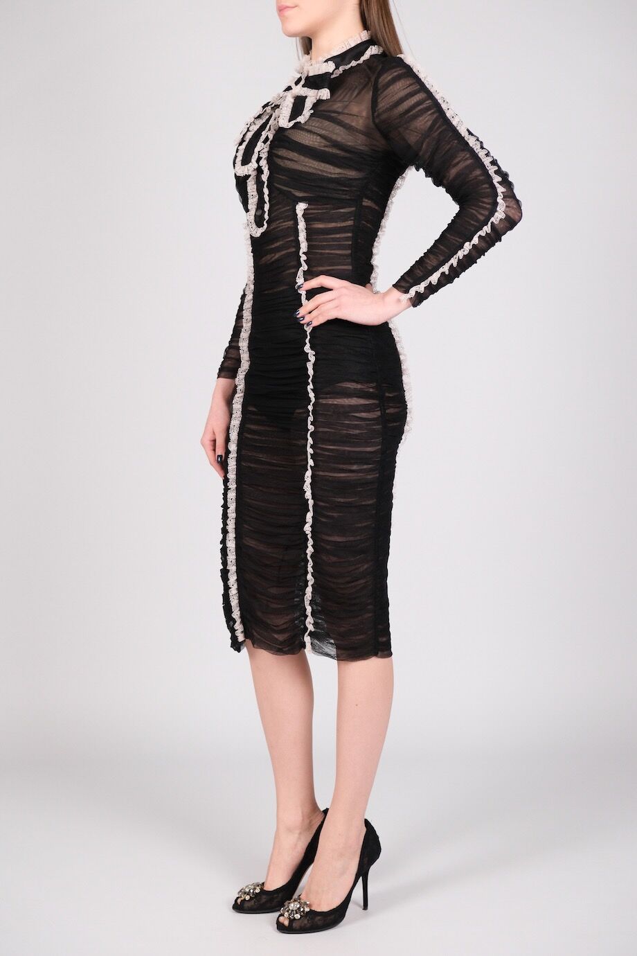 image 2 Платье черного цвета из сетки с драпировкой и кружевным кантом