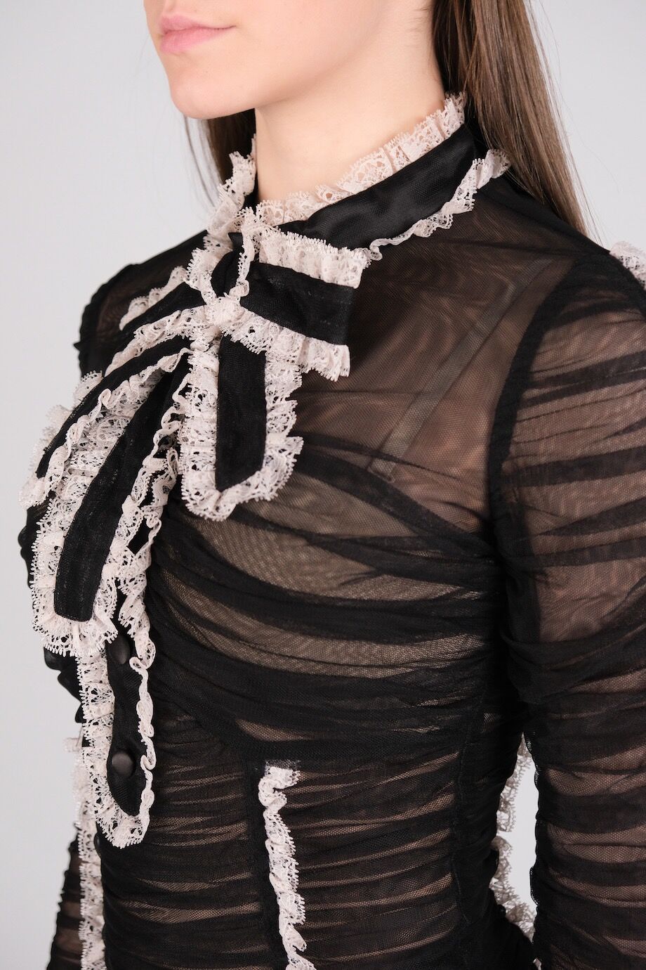 image 4 Платье черного цвета из сетки с драпировкой и кружевным кантом