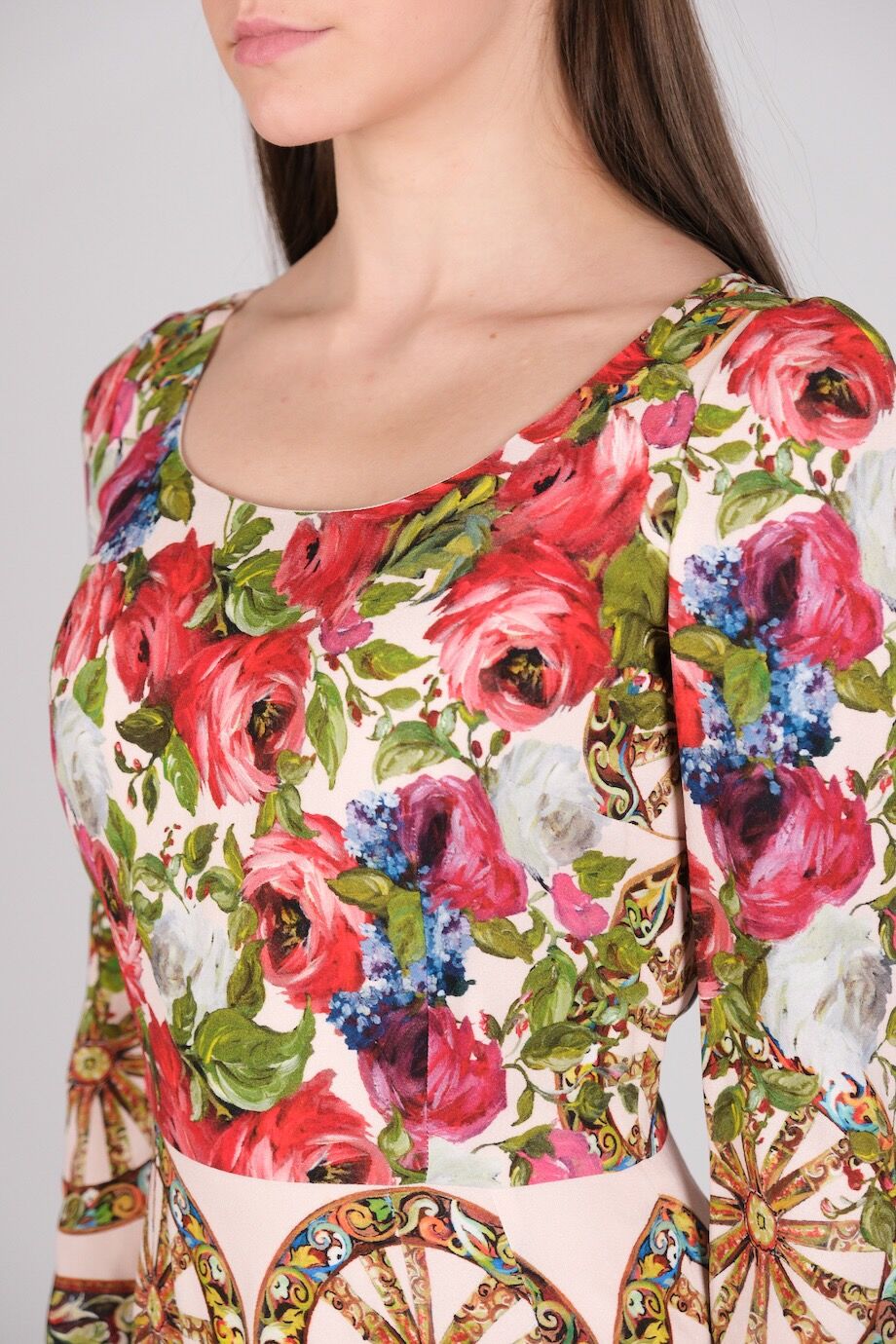 image 4 Платье нюдового цвета с акварельными цветами