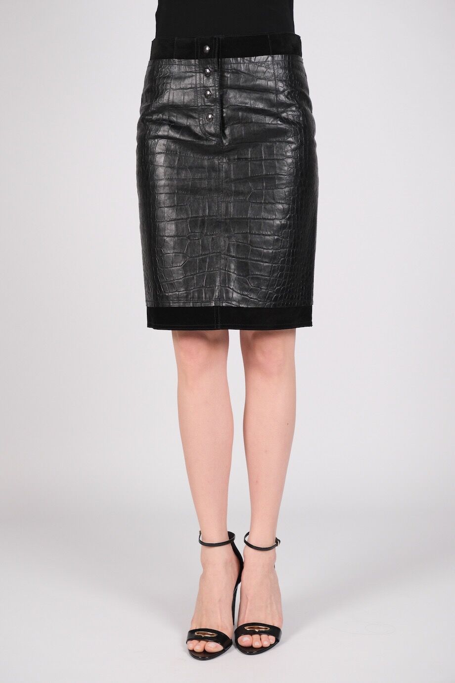 image 2 Кожаная юбка черного цвета с тиснением под крокодила