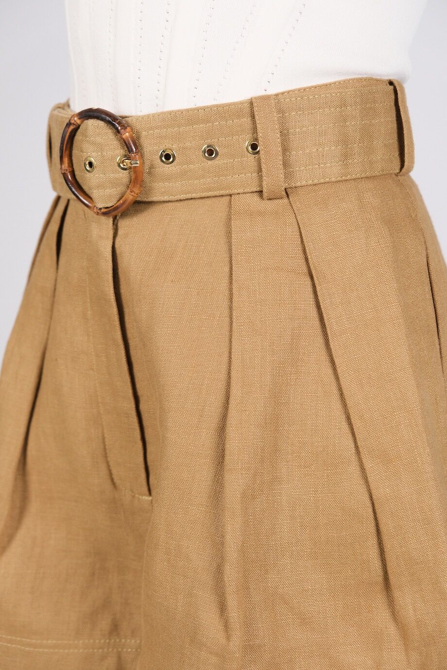 image 5 Льняные шорты песочного цвета