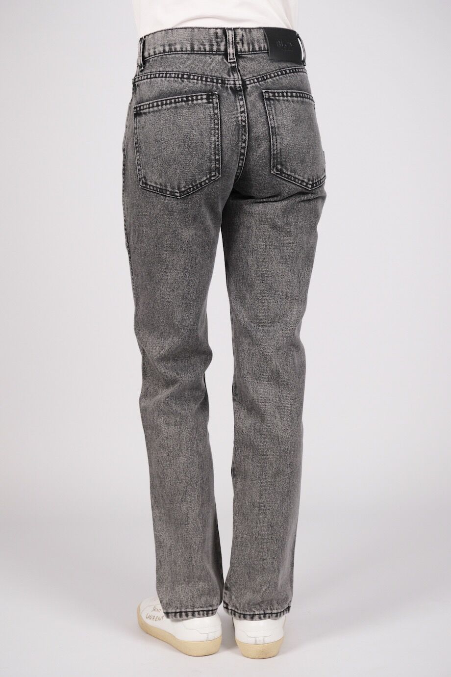 image 5 Джинсы темно-серого цвета
