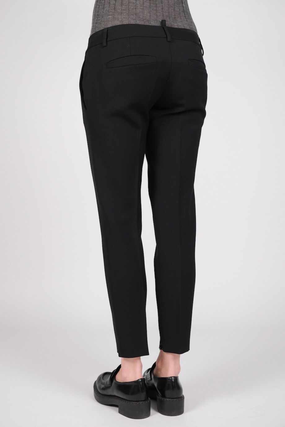 image 4 Брюки чёрного цвета на низкой посадке