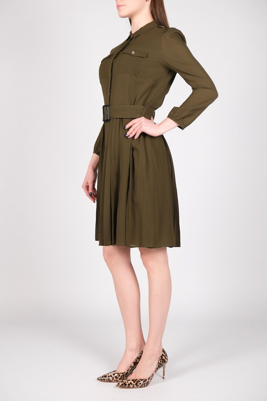 image 2 Шелковое платье цвета хаки с плиссированной юбкой