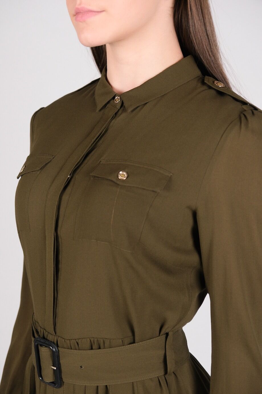 image 4 Шелковое платье цвета хаки с плиссированной юбкой