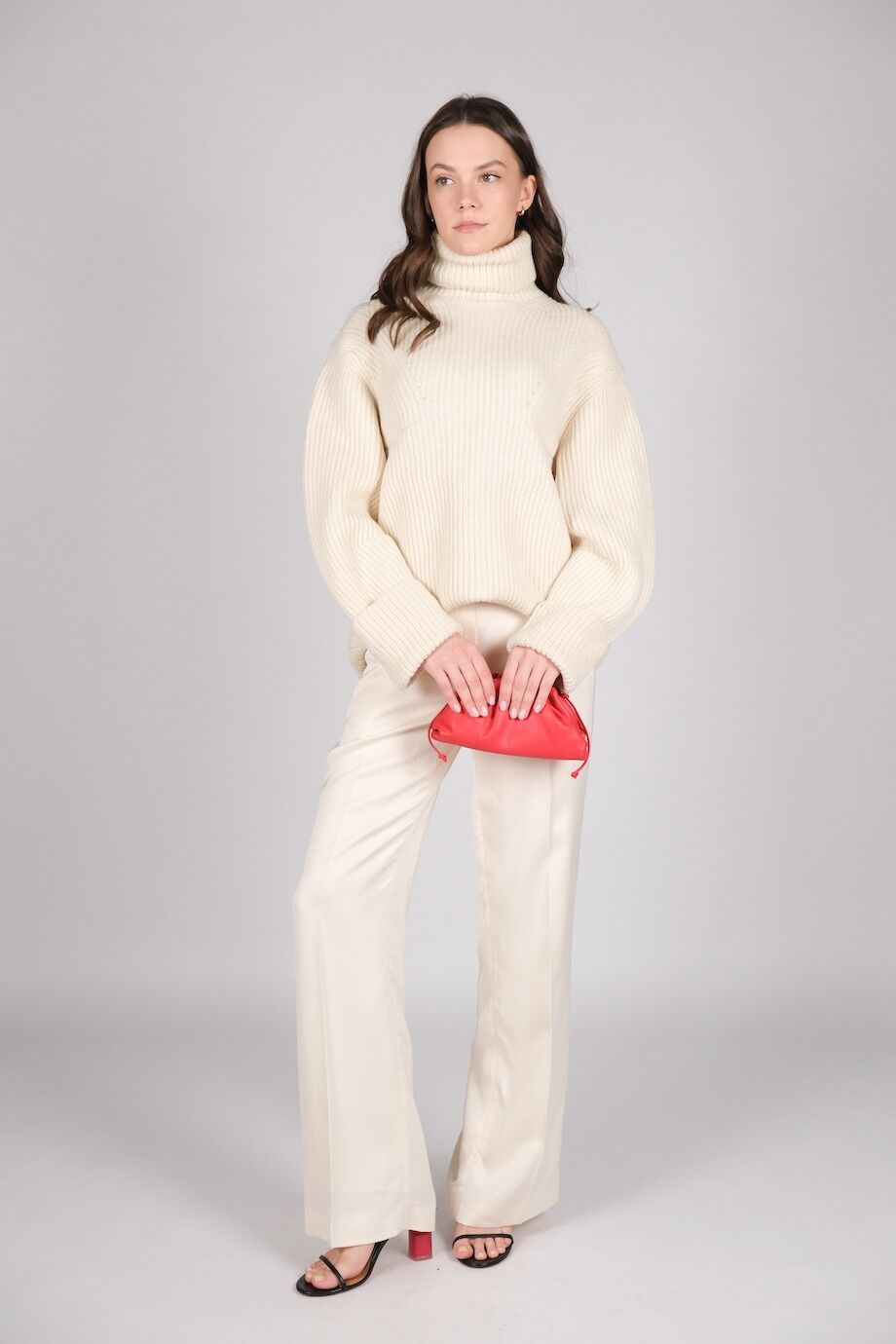 image 1 Брюки молочного цвета прямого кроя