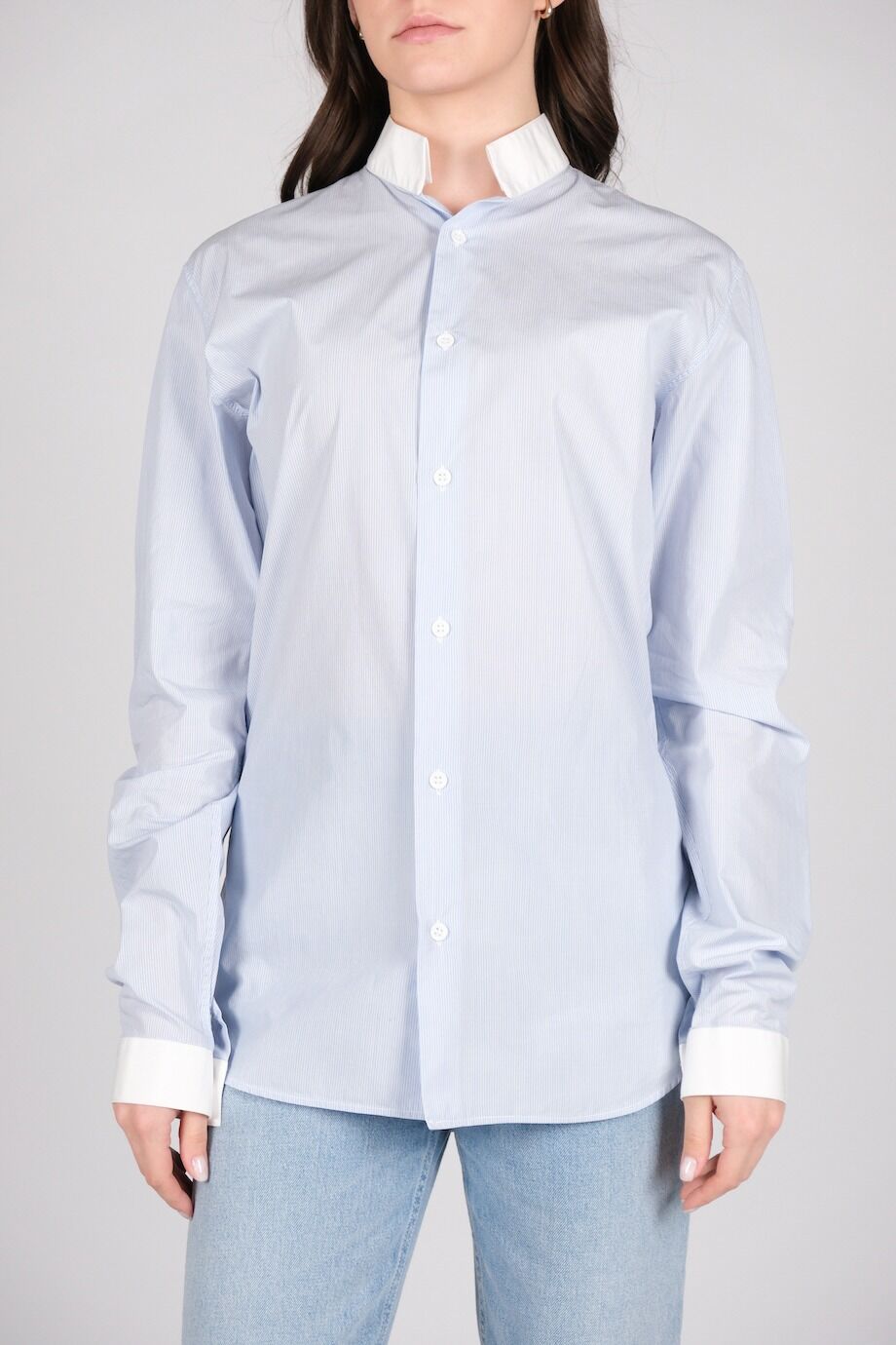 image 1 Рубашка в голубую полоску с белыми манжетами