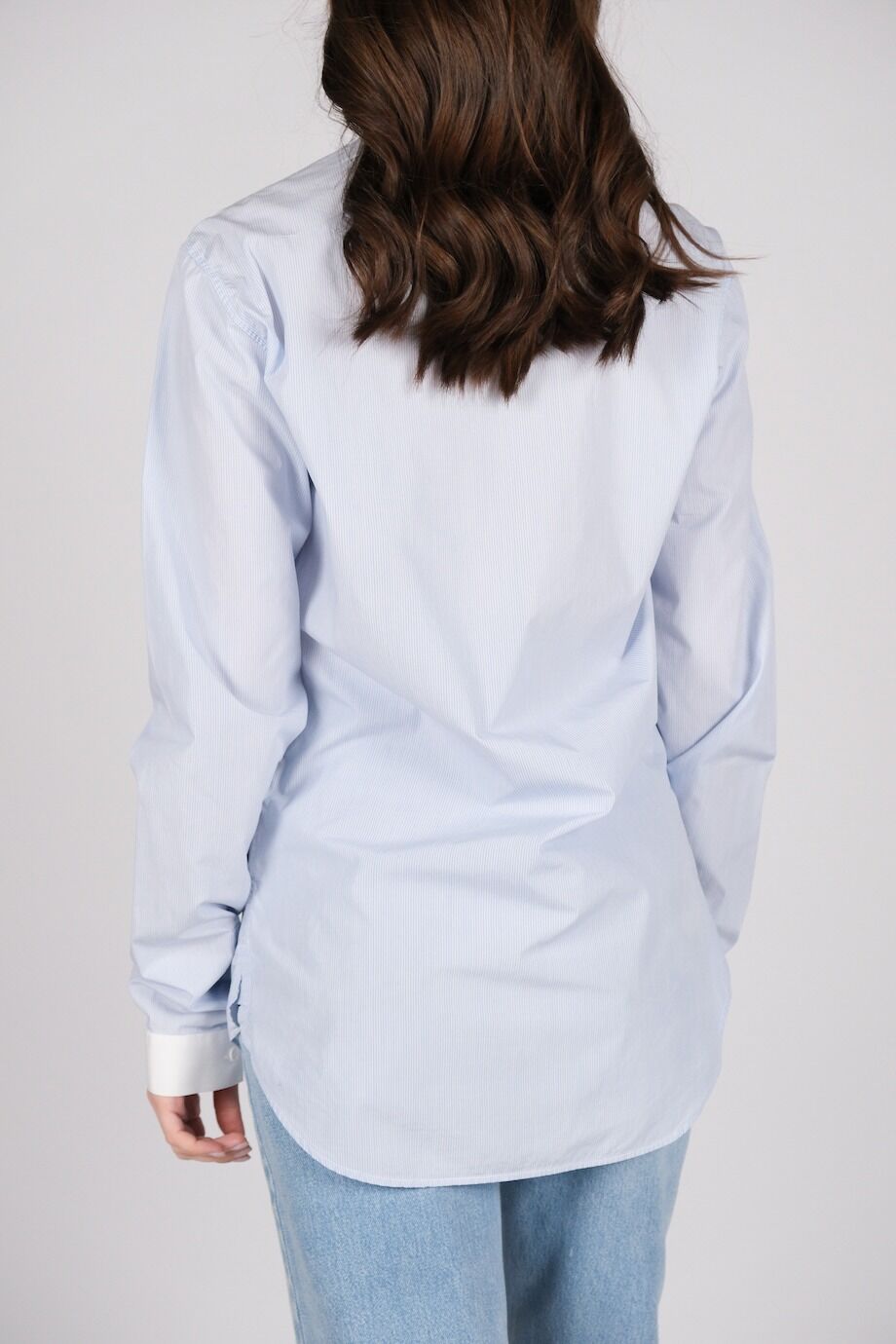image 3 Рубашка в голубую полоску с белыми манжетами