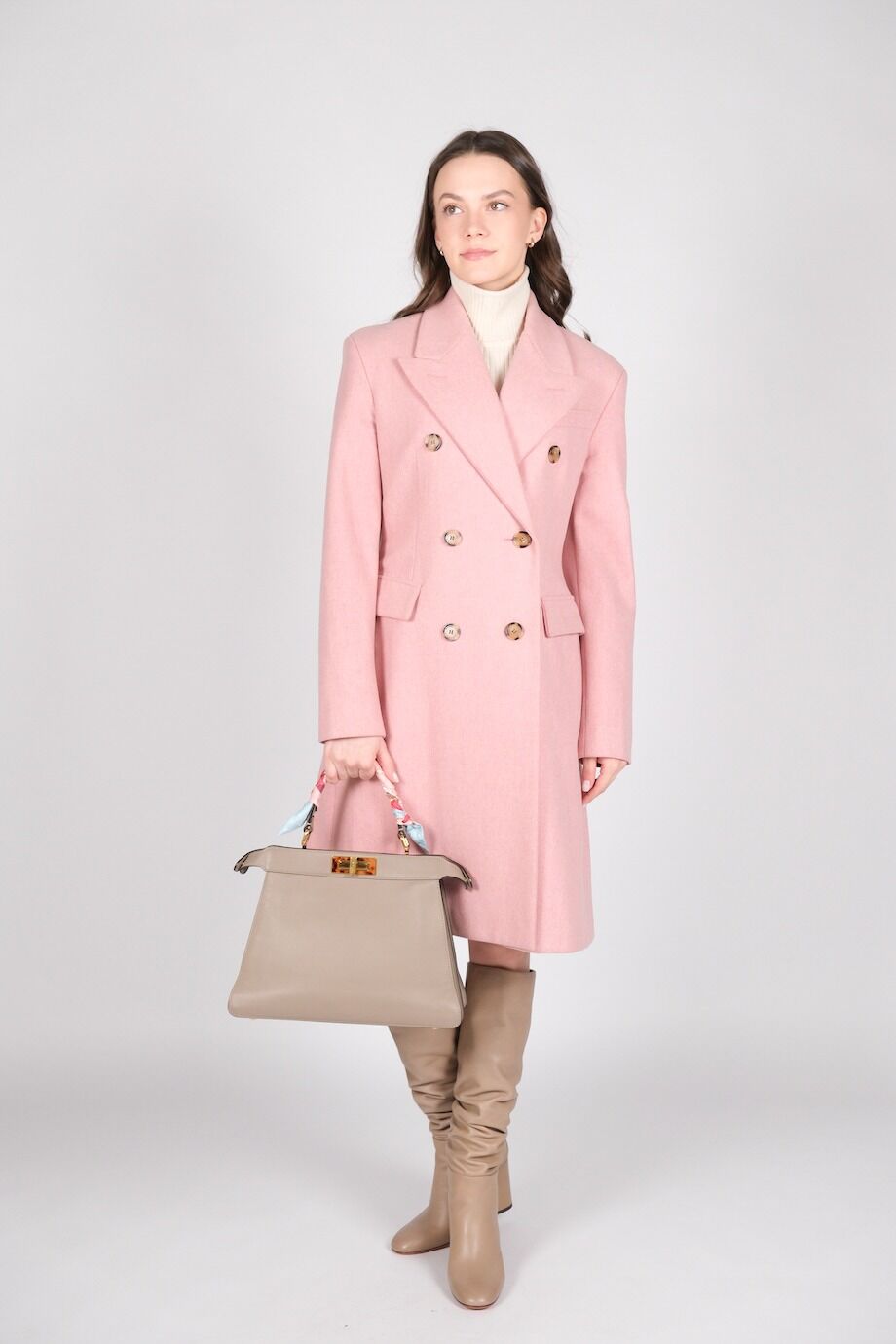image 1 Пальто двубортное розового цвета