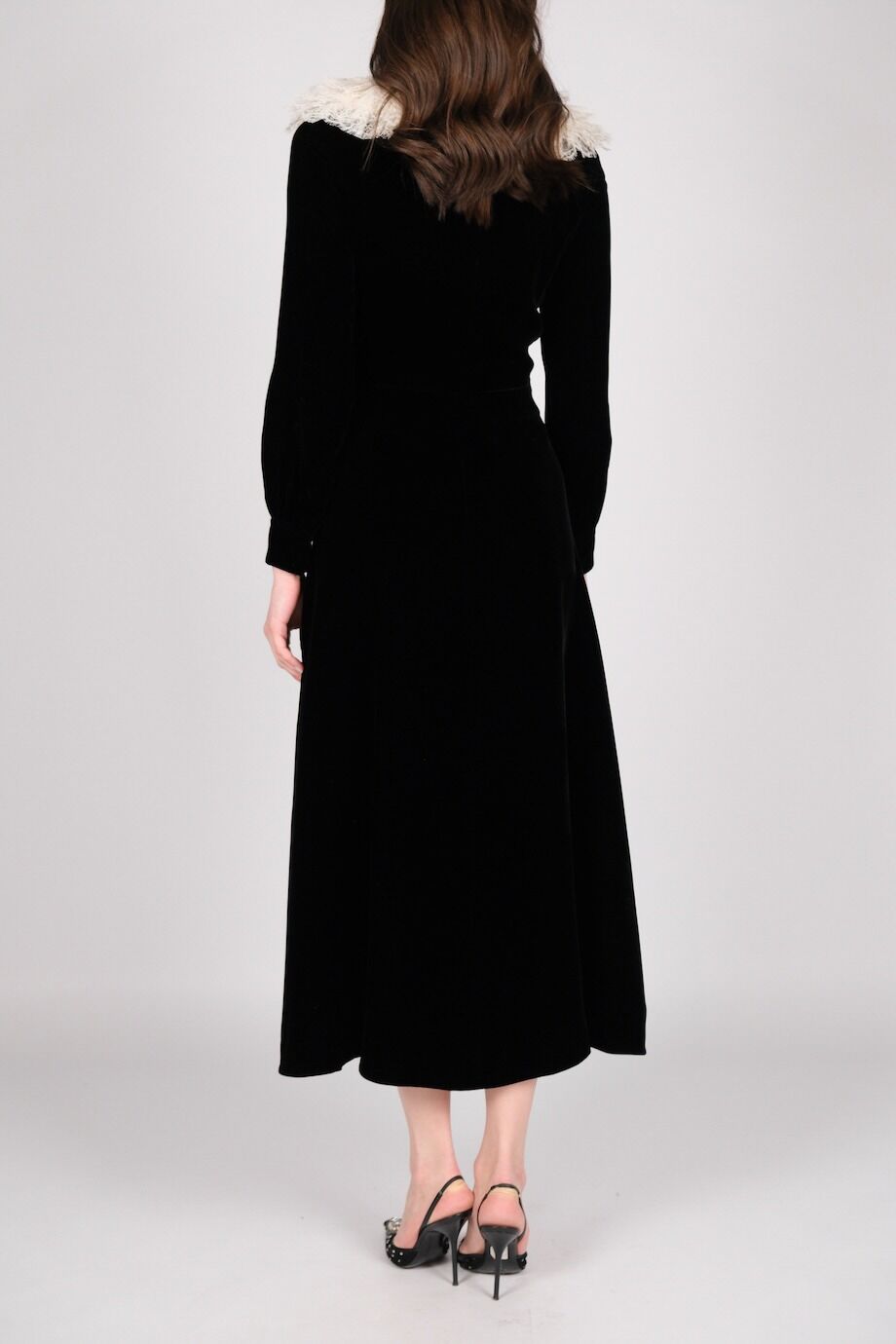 image 3 Платье из велюра черного цвета с кружевным воротником
