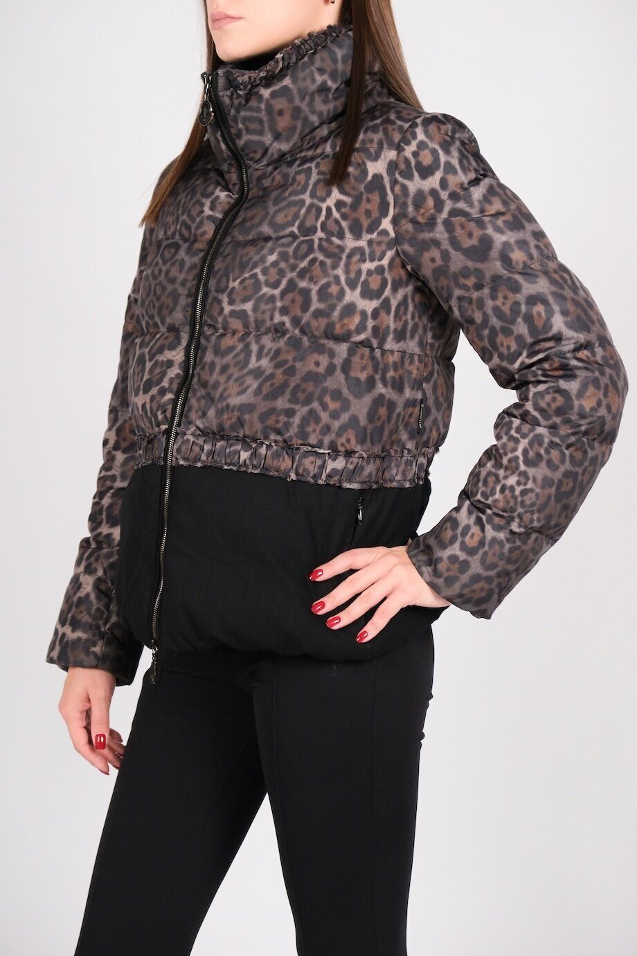 image 3 Пуховик черного цвета с анималистичным принтом