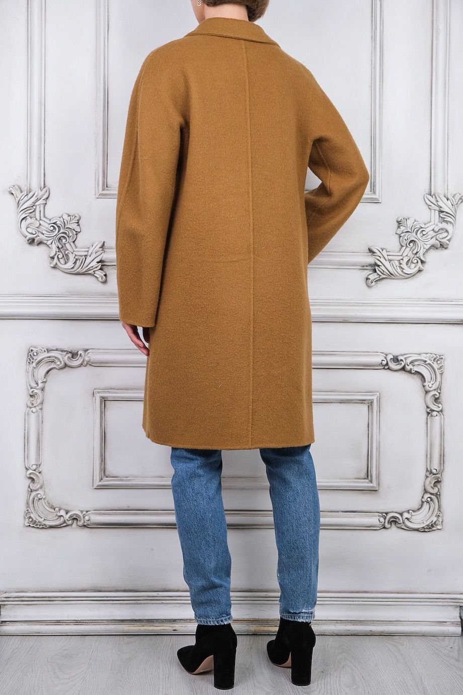 image 3 Двубортное пальто горчичного цвета с меховыми пуговицами