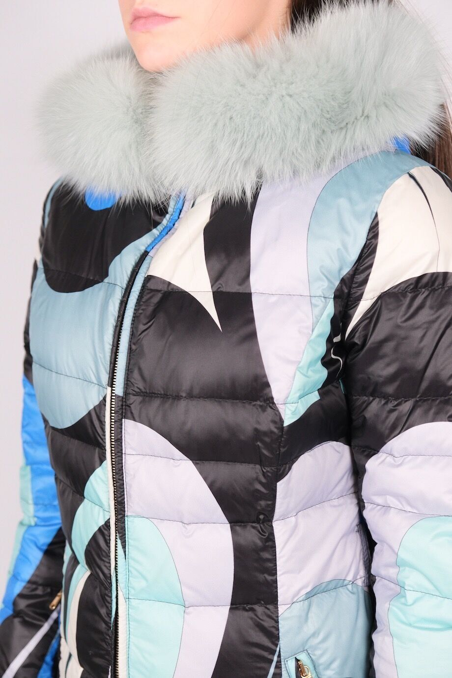 image 4 Пуховик с голубым орнаментом