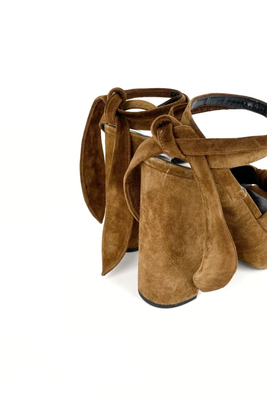 image 4 Замшевые босоножки карамельного цвета на платформе