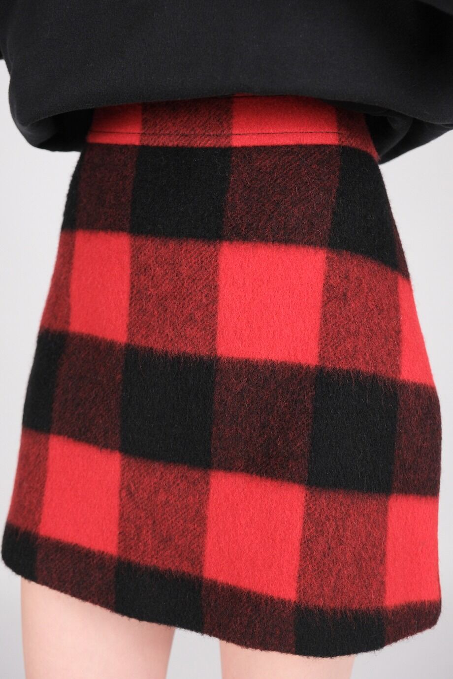 image 6 Юбка мини красного цвета в широкую клетку
