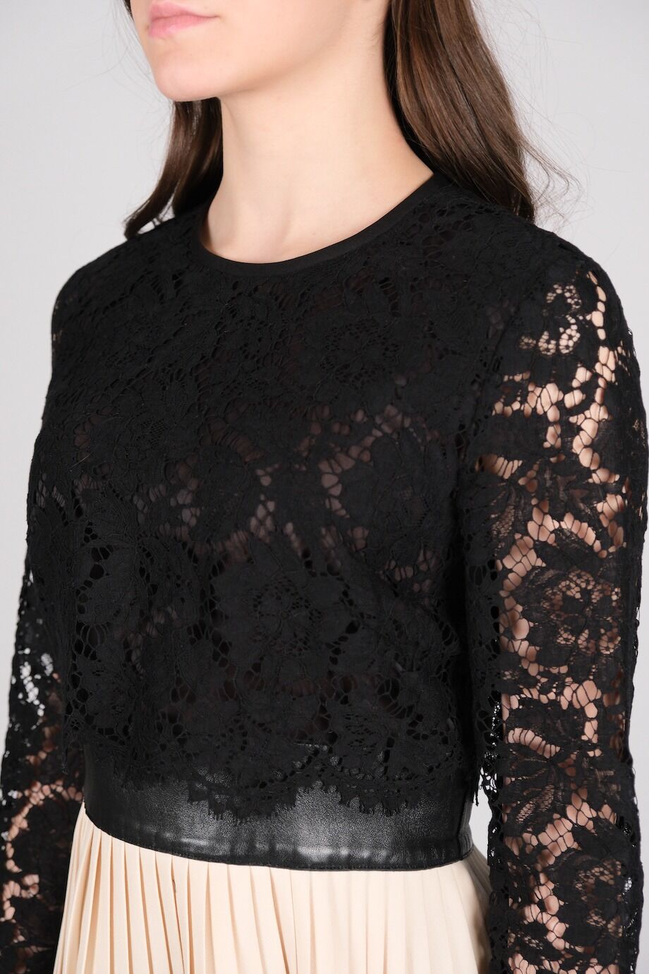 image 4 Платье черного цвета с плиссированной юбкой пудрового цвета