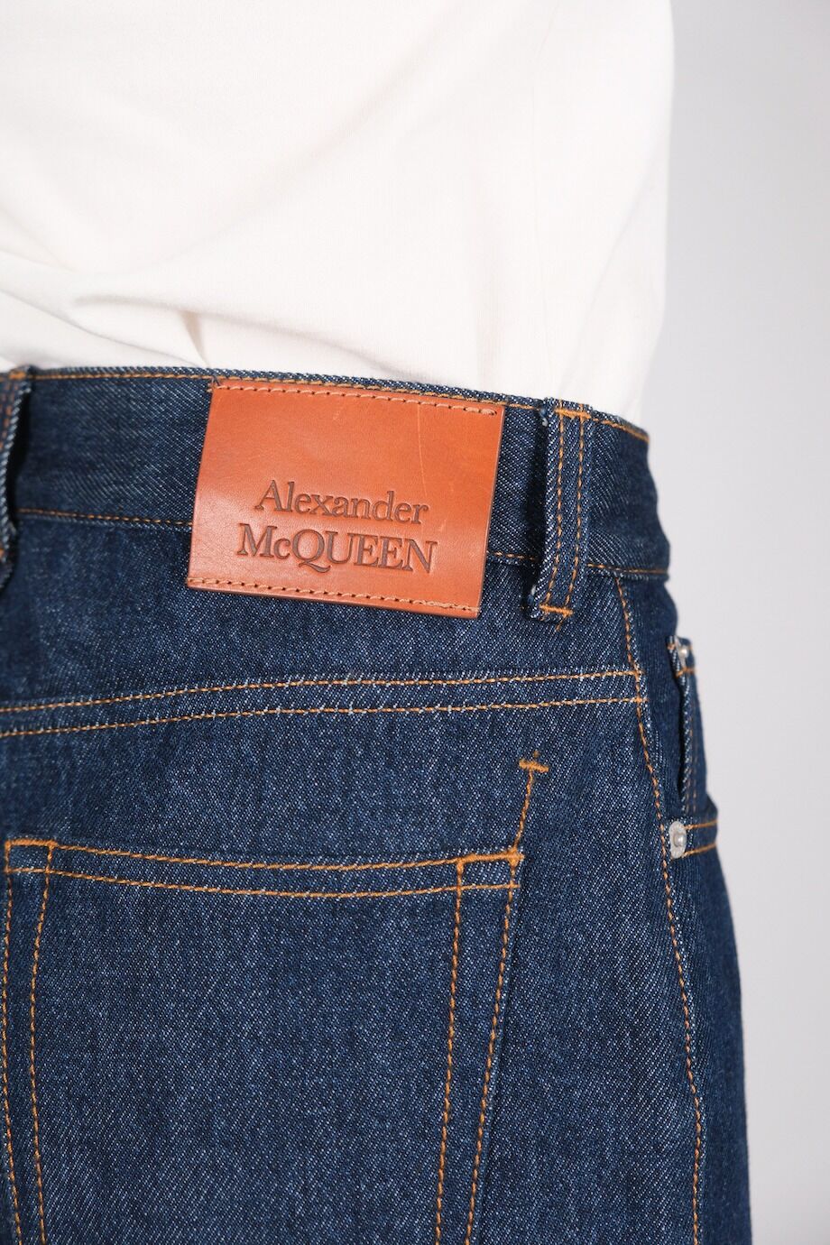 image 6 Джинсы синего цвета зауженные к низу