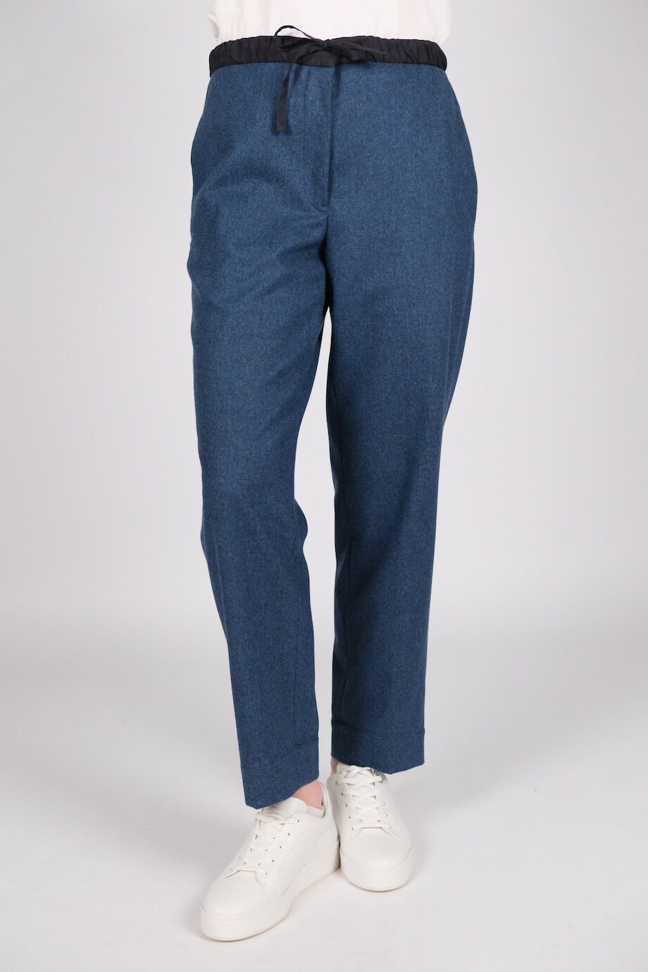 image 2 Брюки из фактурной шерсти синего цвета на поясе-резинке
