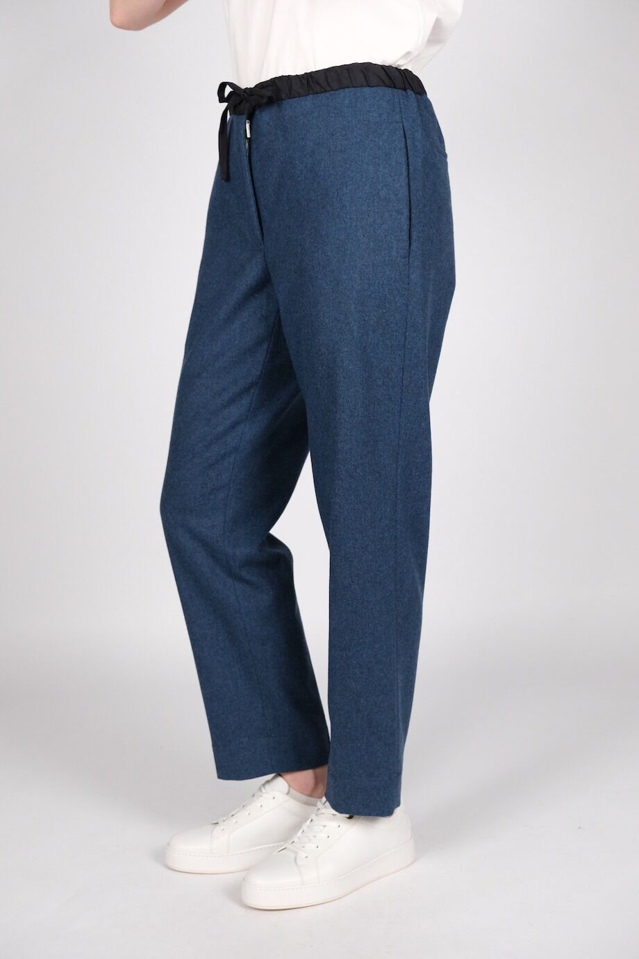 image 3 Брюки из фактурной шерсти синего цвета на поясе-резинке