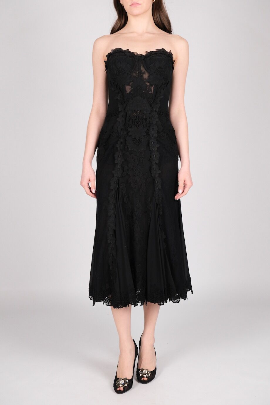 image 1 Корсетное платье из кружева черного цвета