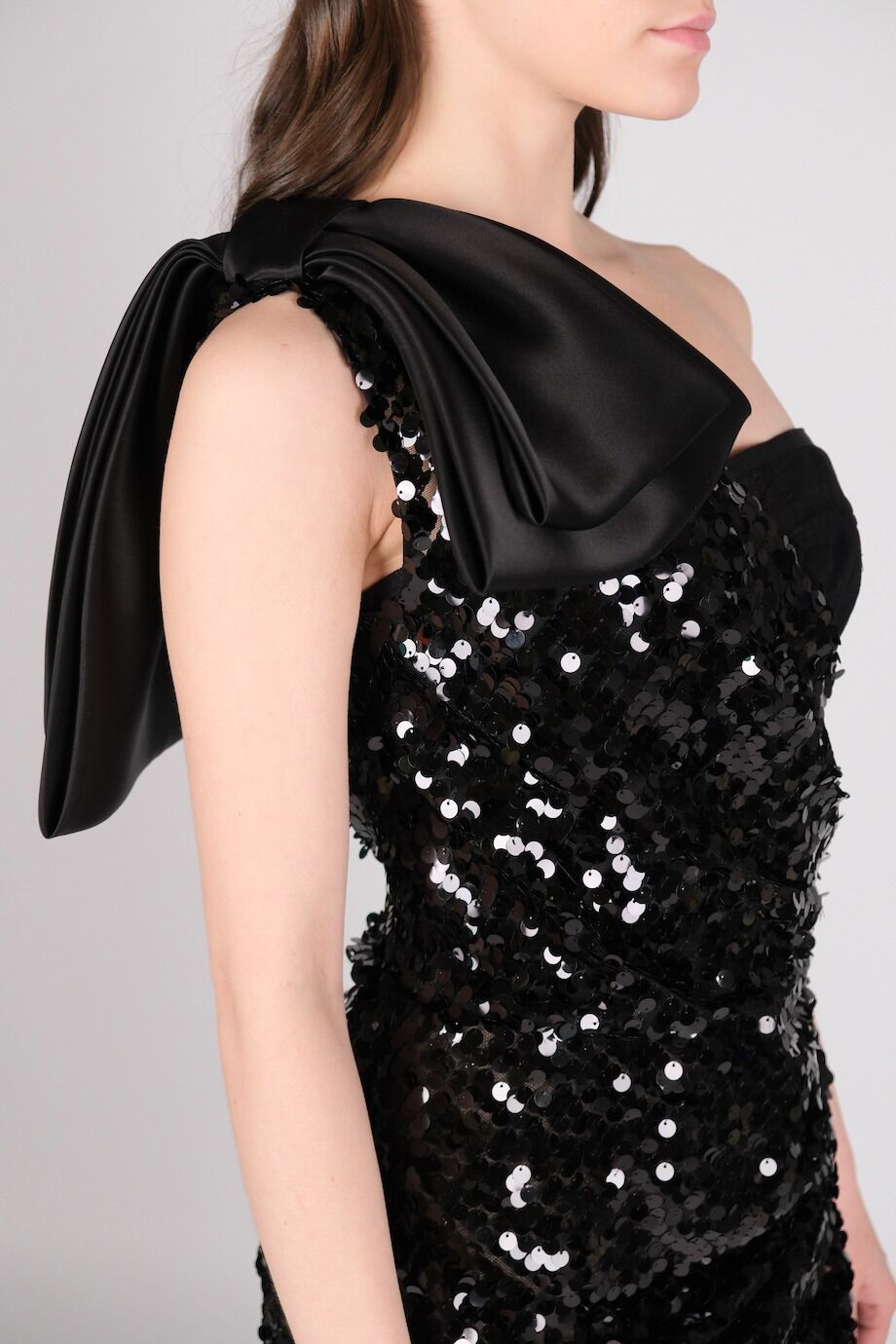 image 4 Асимметричное платье в пайетках и с атласным бантом