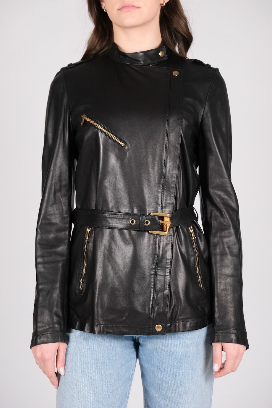 image 1 Удлиненная кожаная куртка чёрного цвета с поясом