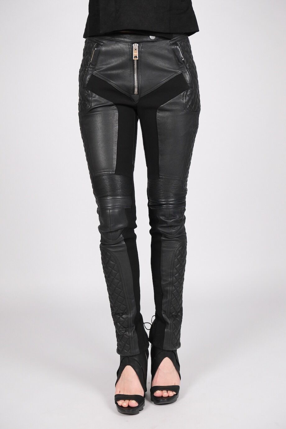 image 2 Кожаные брюки со вставками из текстиля