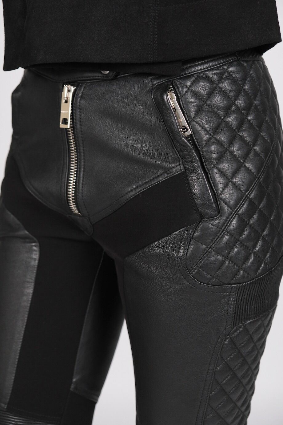 image 5 Кожаные брюки со вставками из текстиля