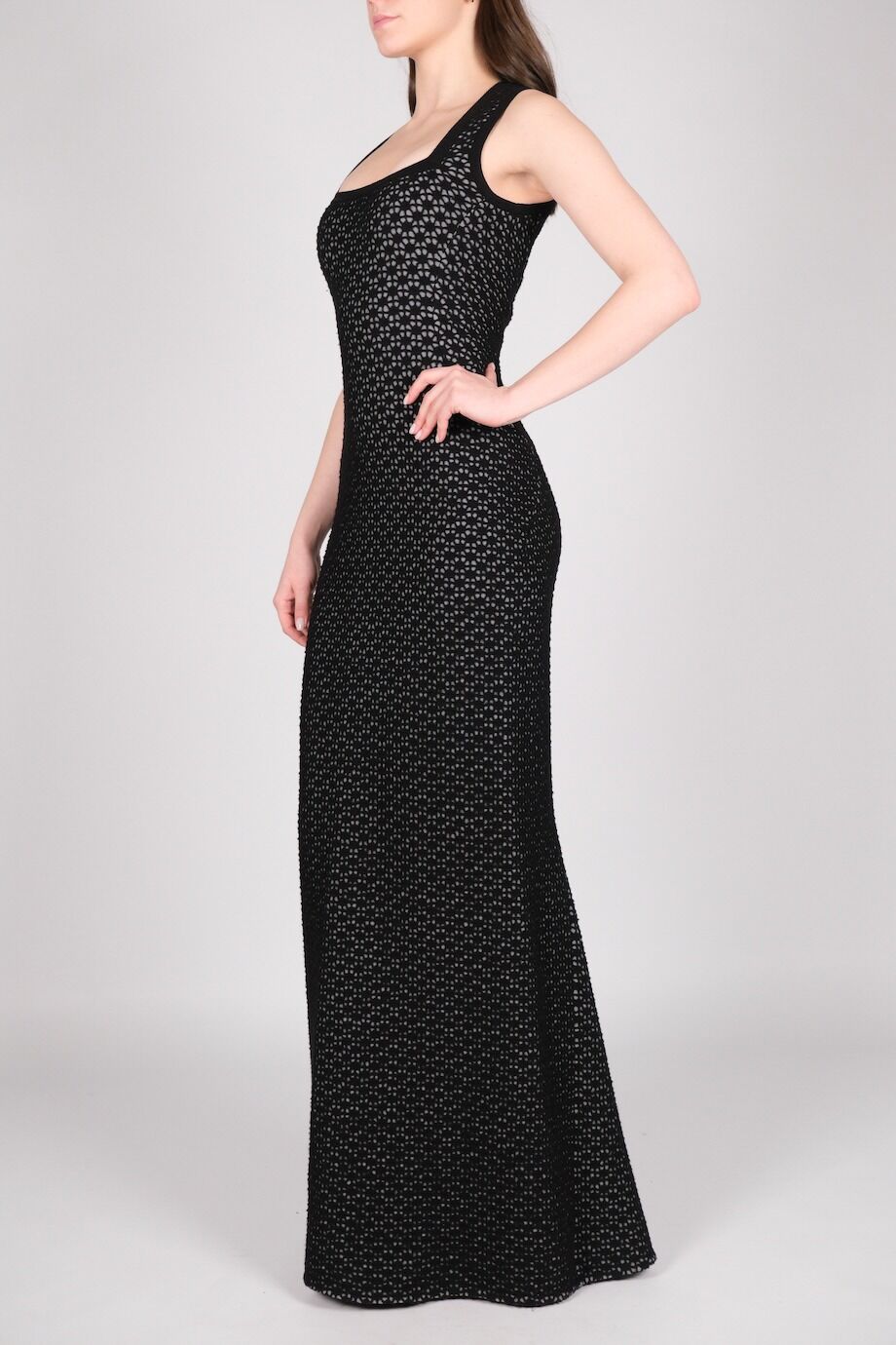 image 2 Трикотажное платье в пол черного цвета на сером подкладе