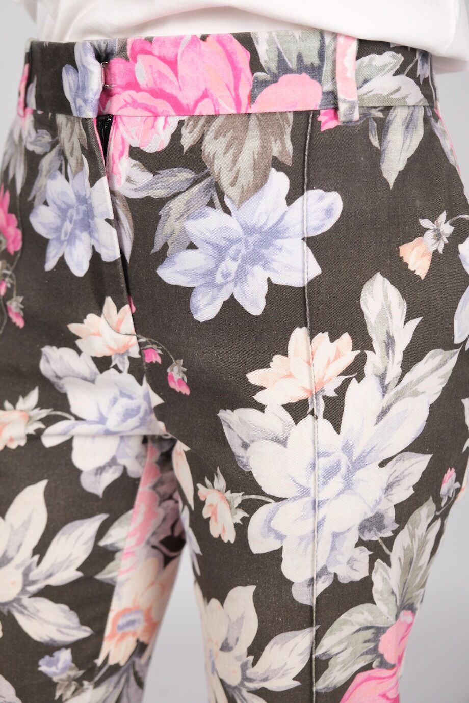 image 5 Брюки с цветочным принтом