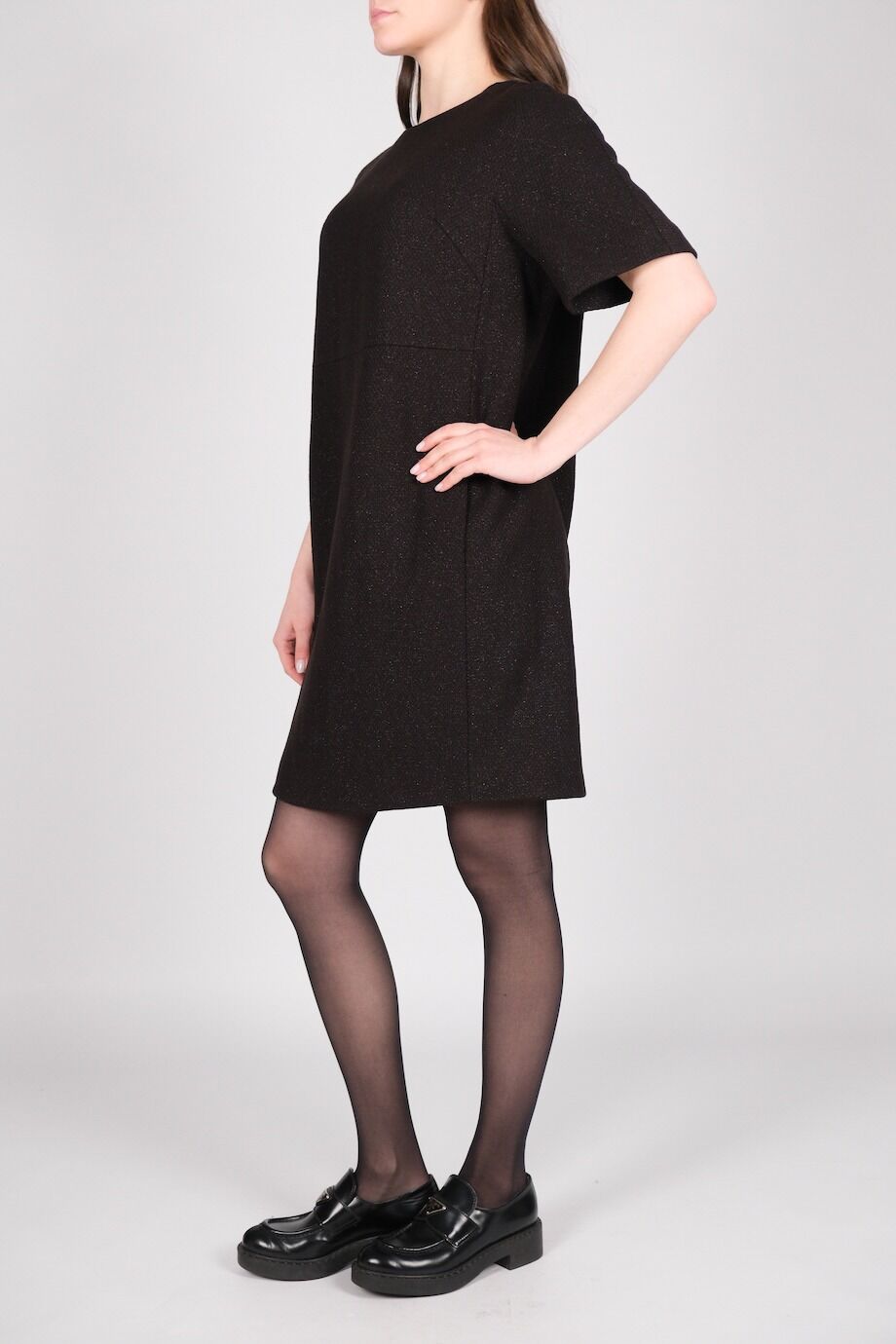 image 2 Платье из шерсти с металлической нитью с короткими рукавами