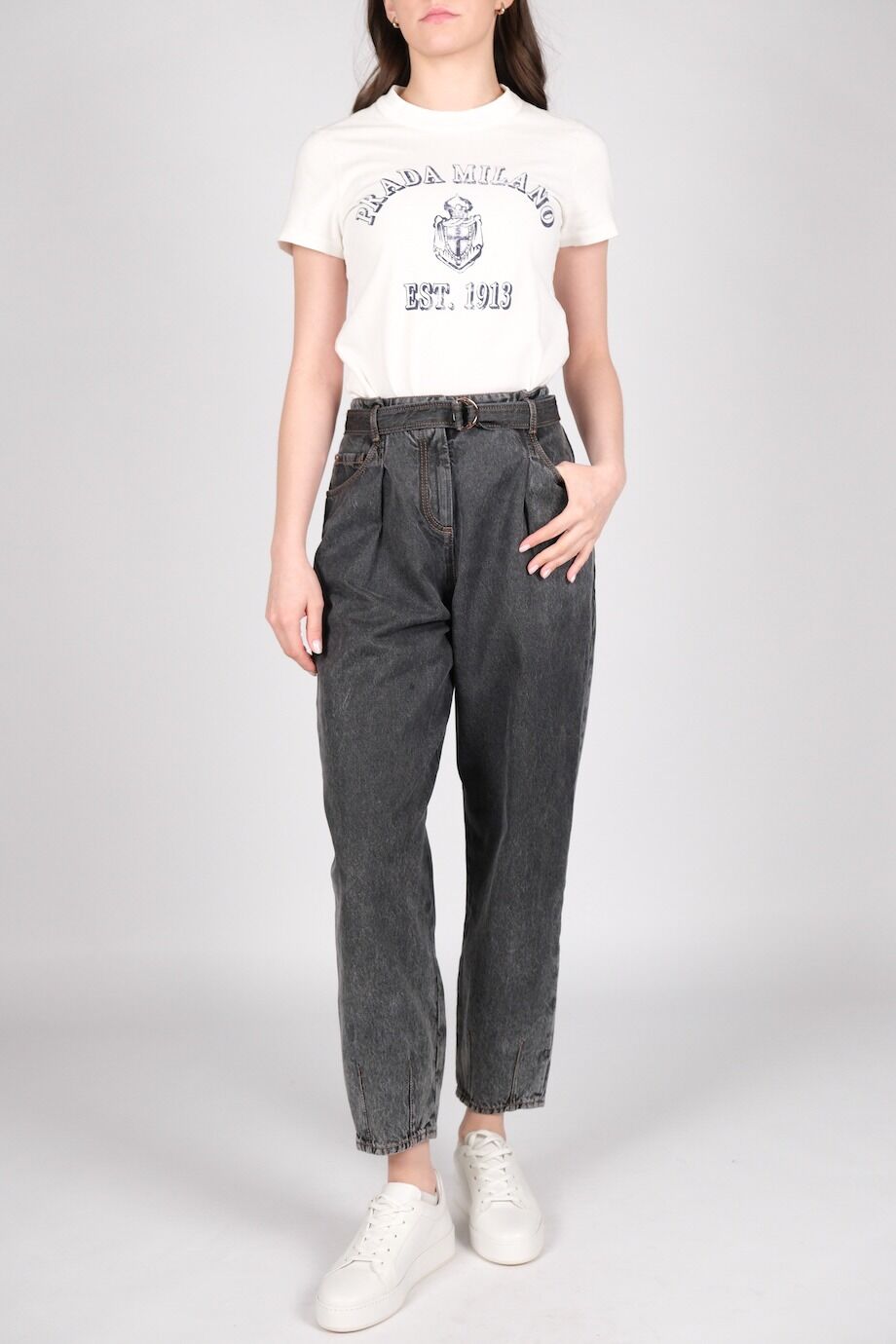 image 1 Джинсы серого цвета с поясом