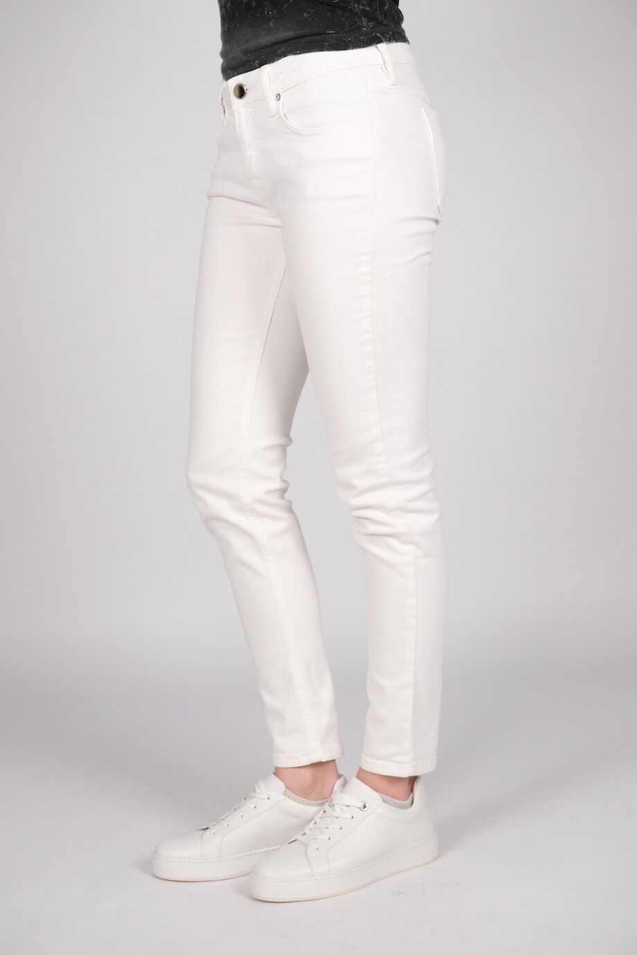 image 3 Джинсы скинни молочного цвета