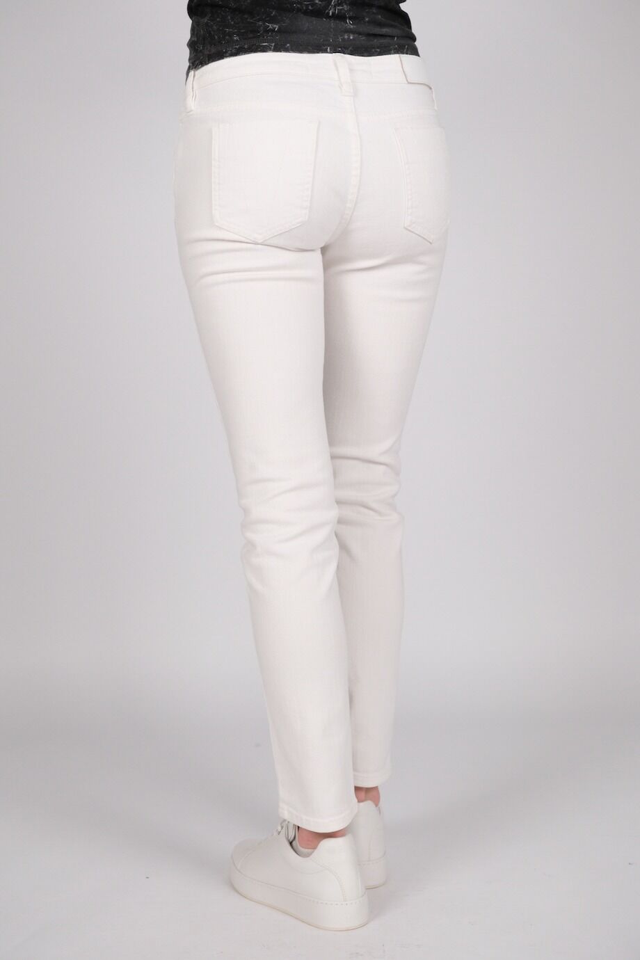 image 4 Джинсы скинни молочного цвета