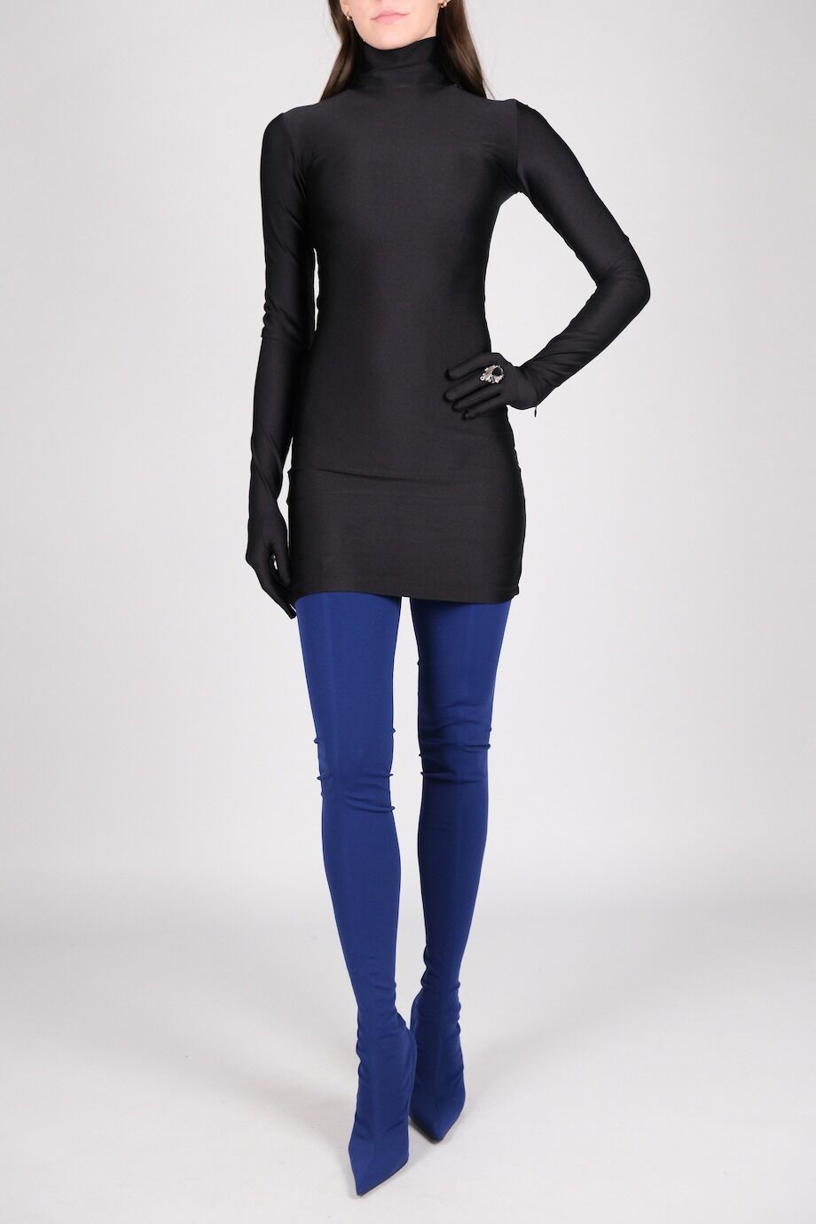 image 1 Платье-мини черного цвета с перчатками