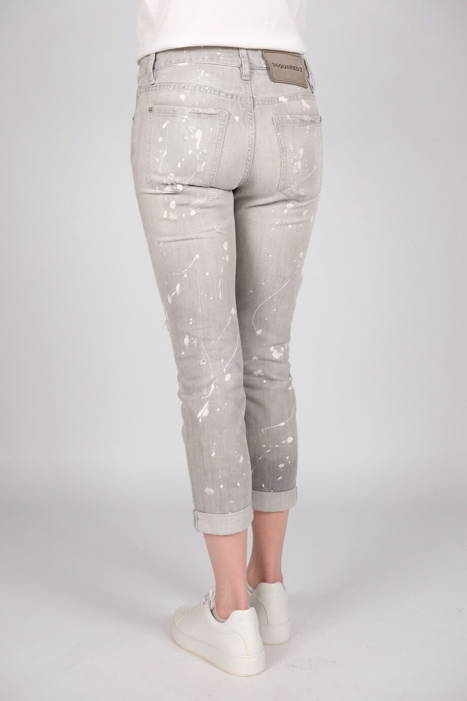 image 4 Джинсы светло-серого цвета с брызгами краски