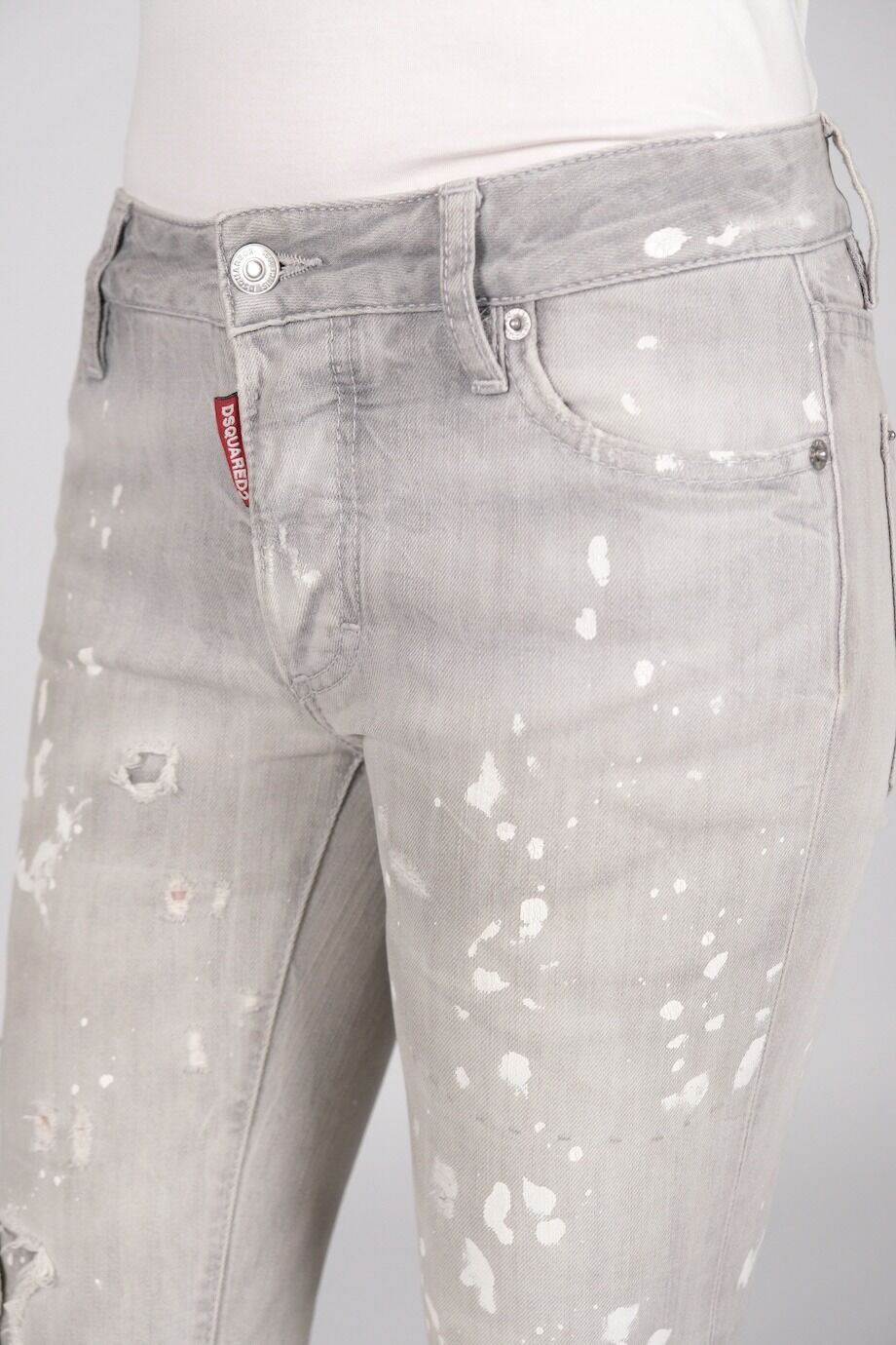 image 5 Джинсы светло-серого цвета с брызгами краски