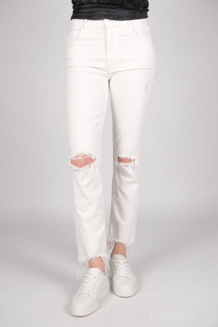 image 2 Джинсы белого цвета с прорезями на коленях
