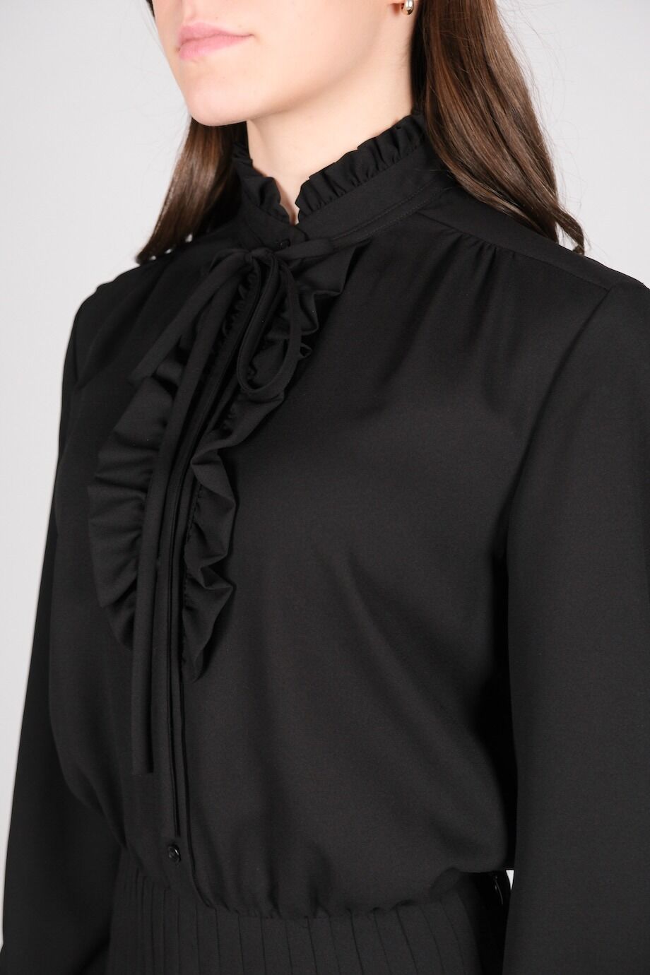 image 4 Платье чёрного цвета с плиссированной юбкой