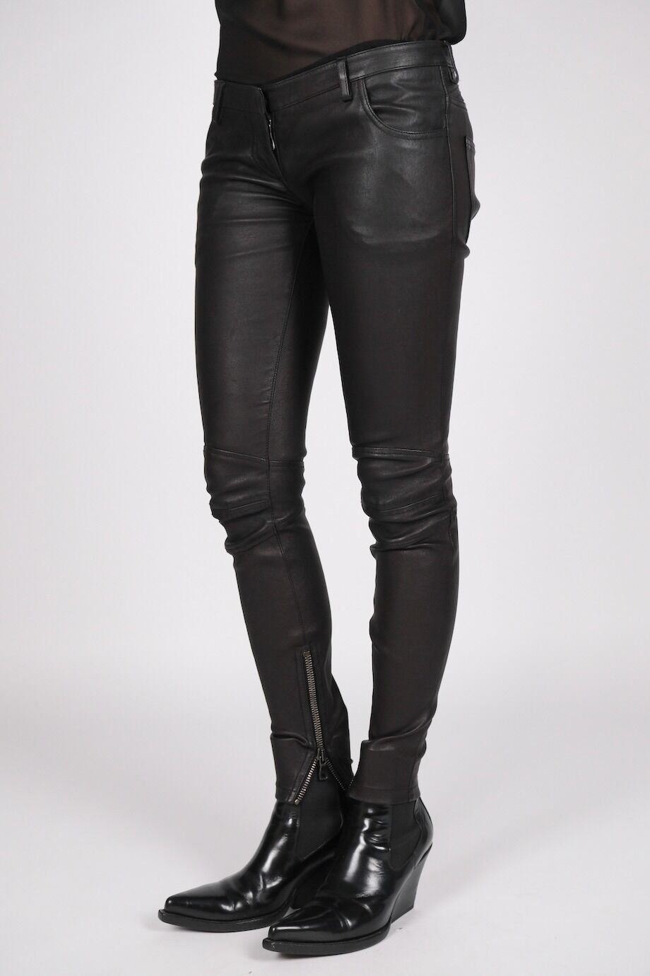 image 4 Кожаные брюки чёрного цвета на заниженной посадке
