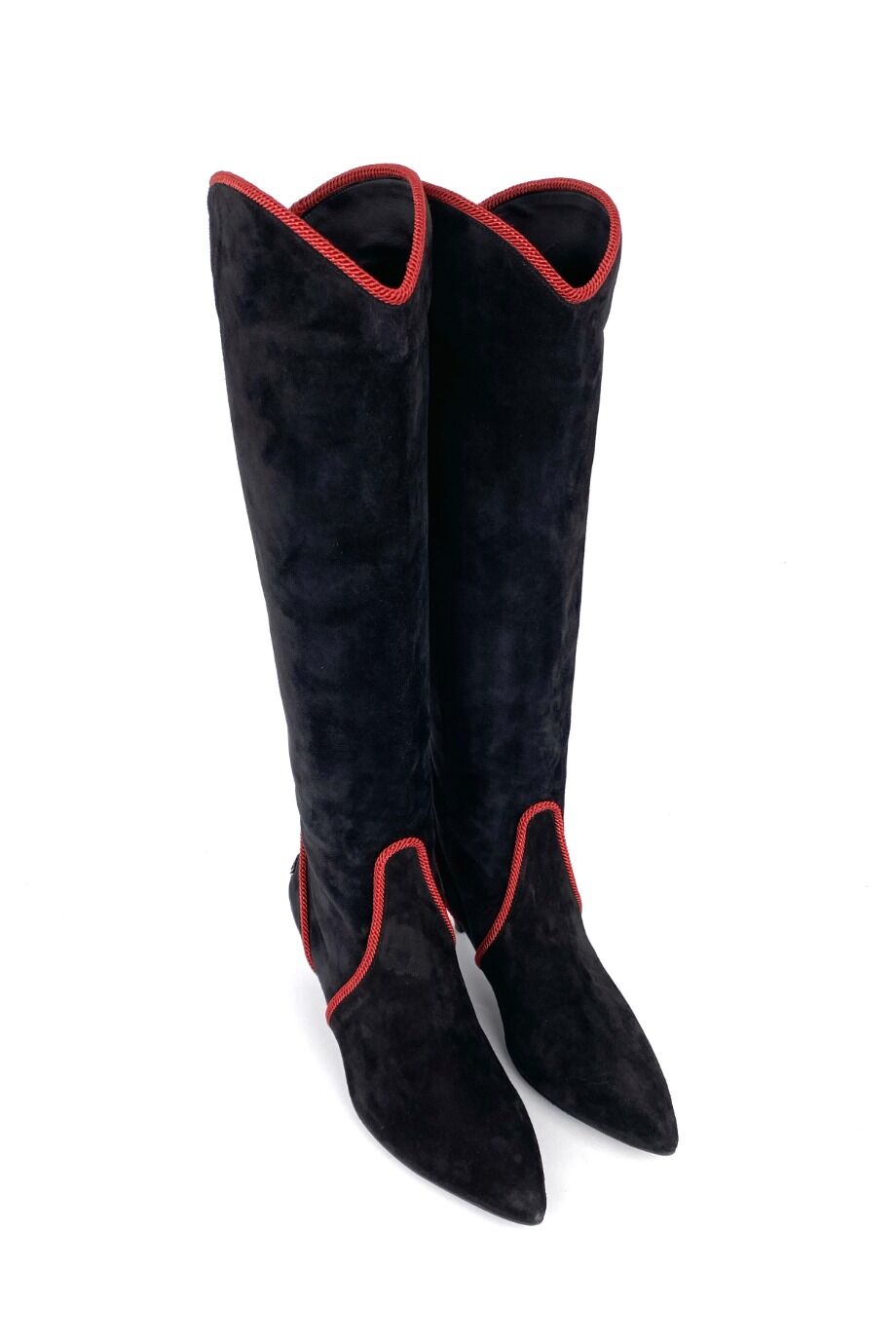 image 1 Замшевые сапоги чёрного цвета с красным кантом