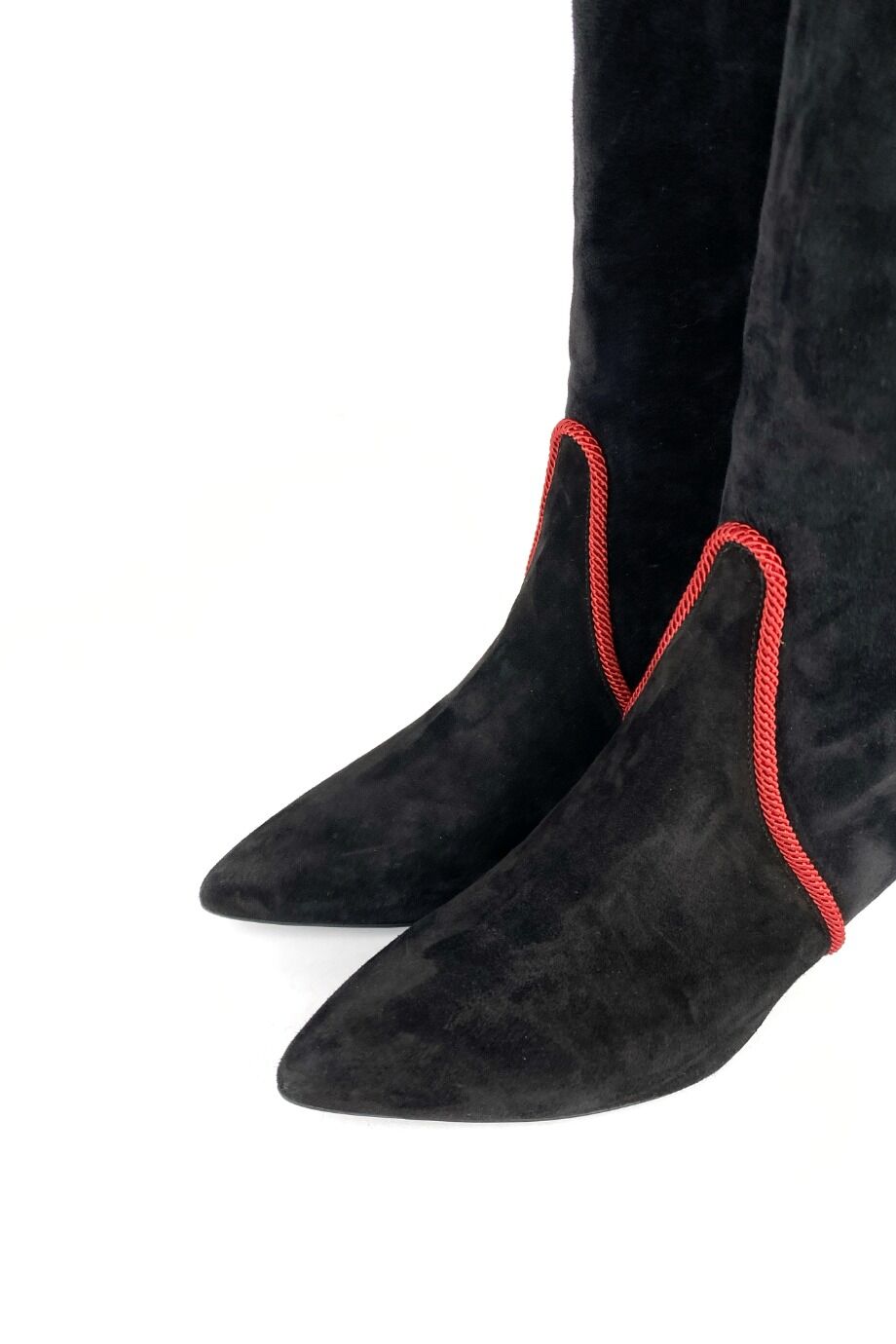 image 3 Замшевые сапоги чёрного цвета с красным кантом