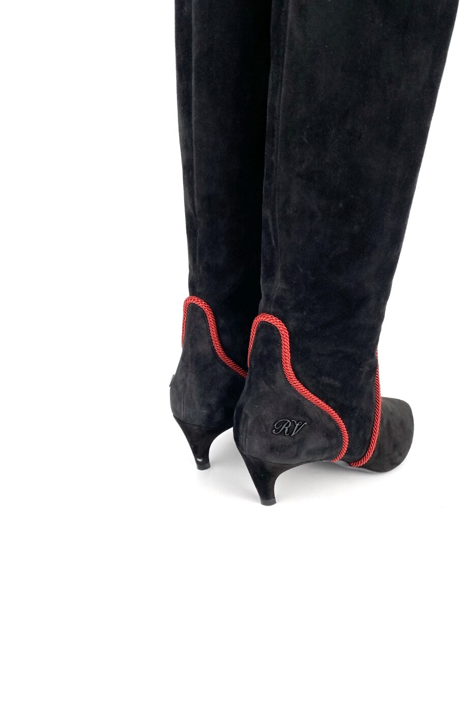 image 4 Замшевые сапоги чёрного цвета с красным кантом