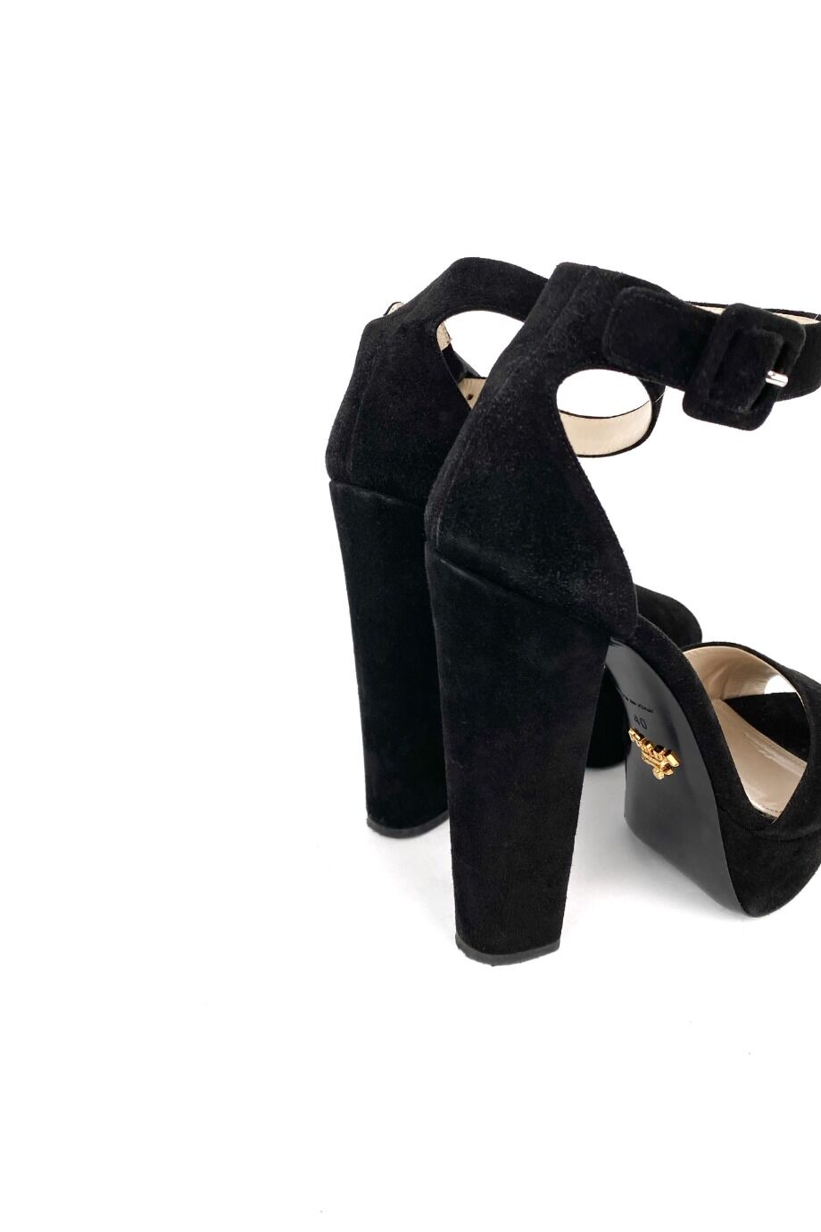 image 4 Замшевые босоножки черного цвета на платформе