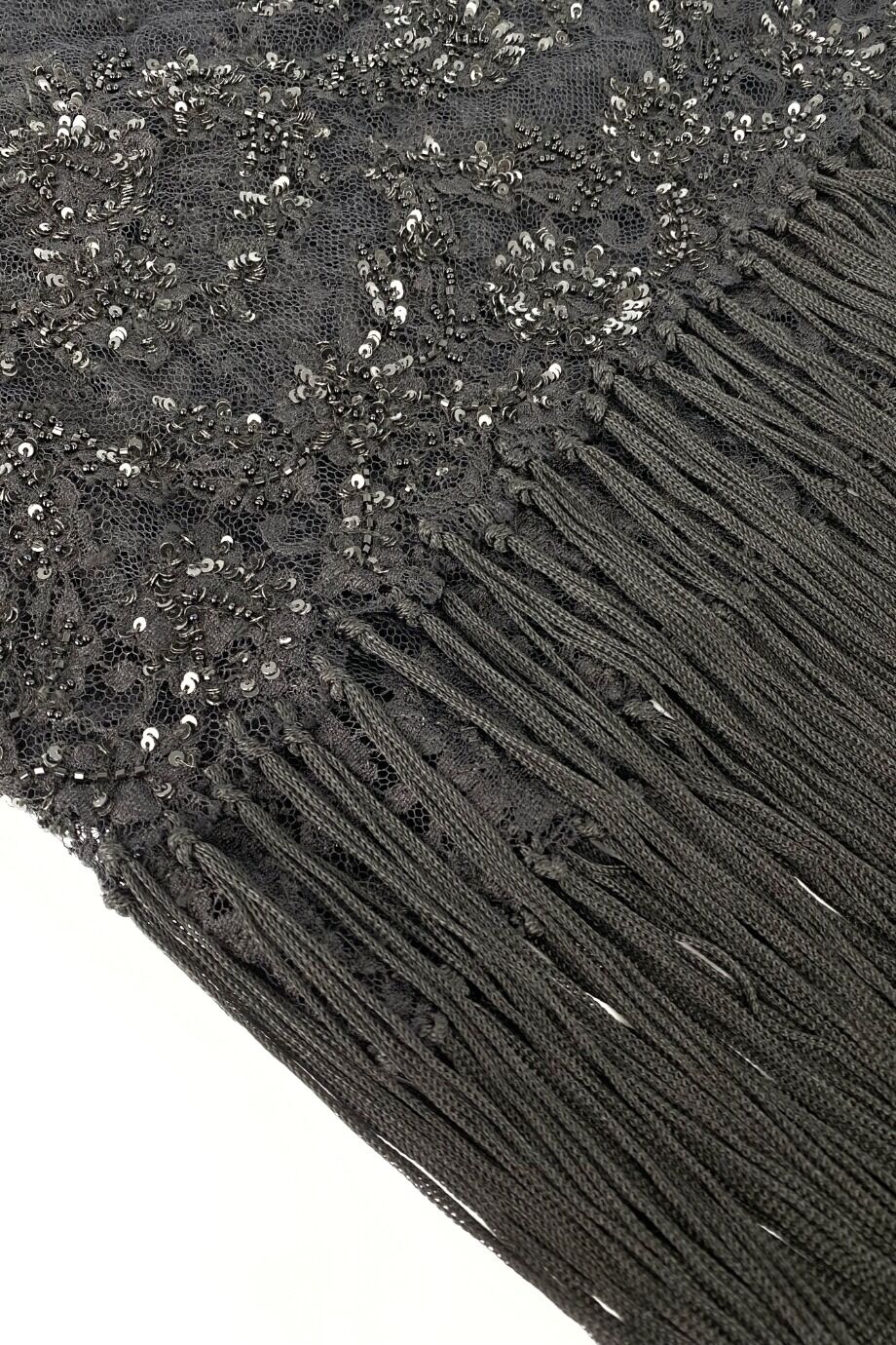 image 3 Шаль чёрного цвета из кружева с бахромой и вышивкой бисером